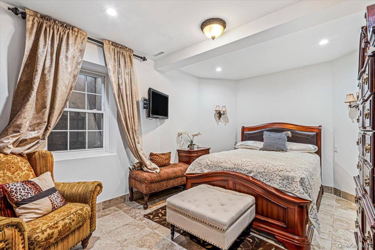 6 Carman Road – For Sale photo 38