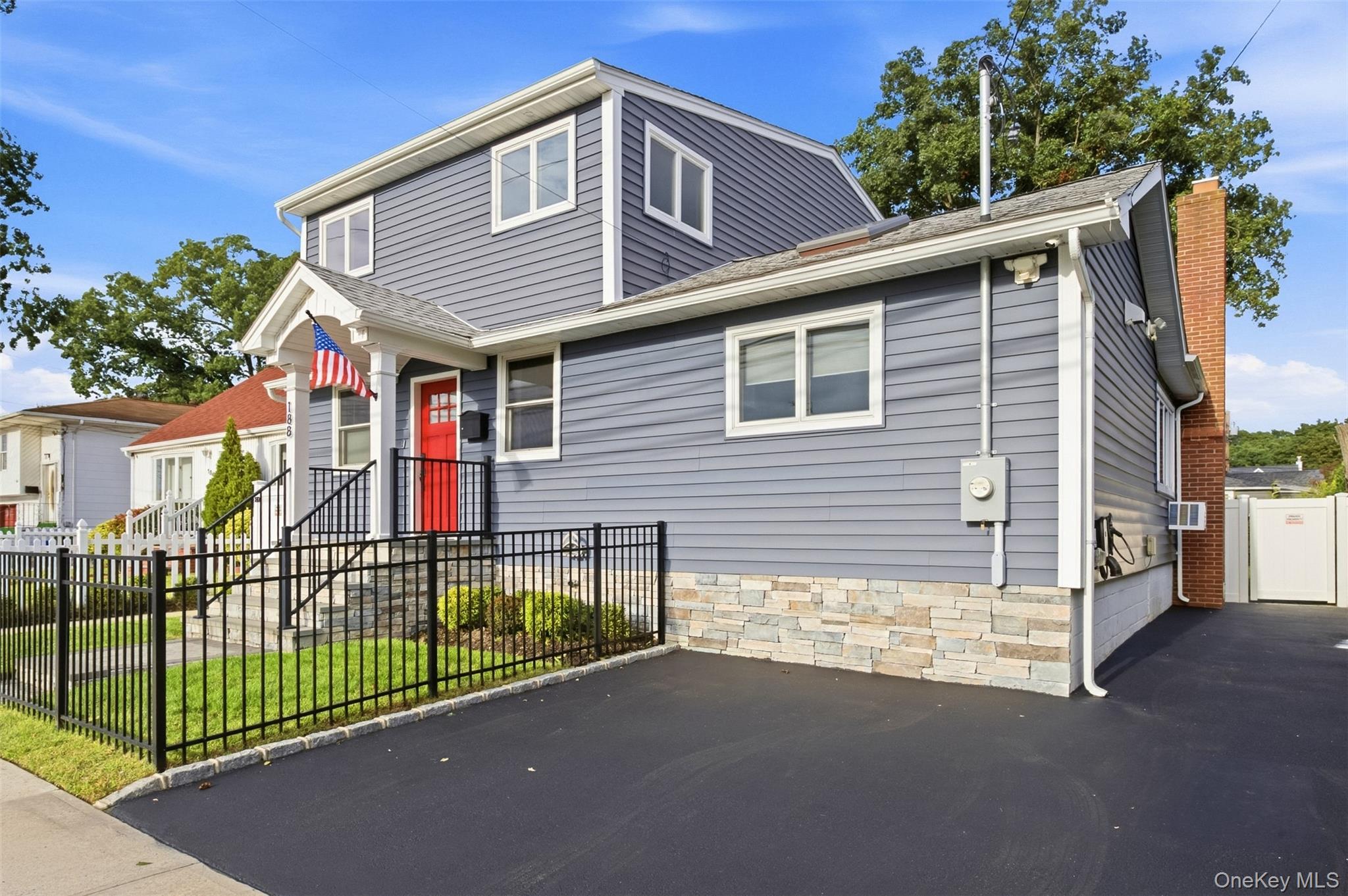 188 S Strong Avenue – For Sale photo 2