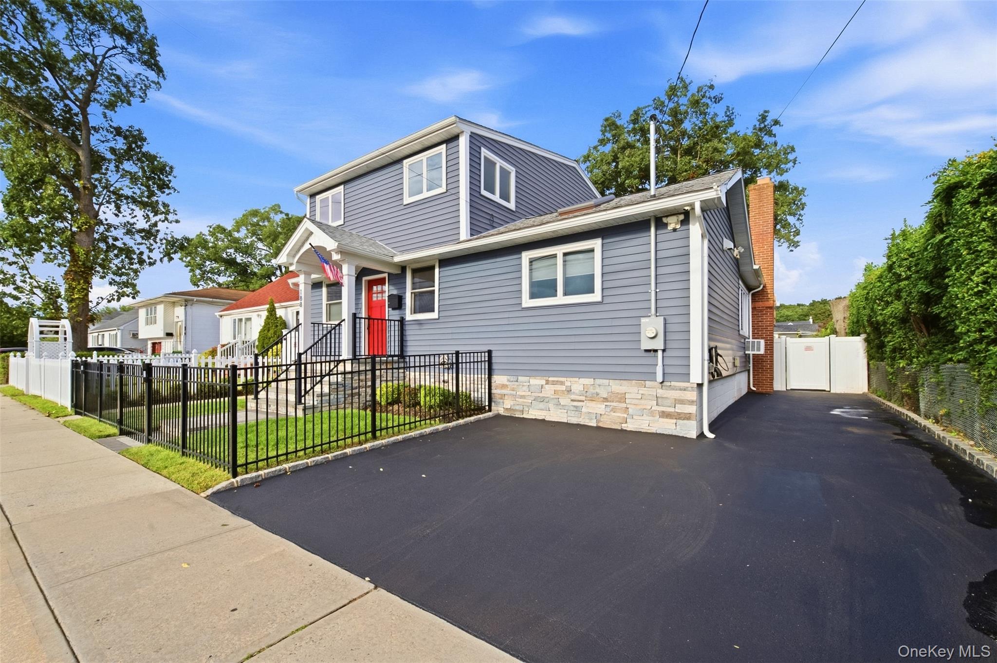 188 S Strong Avenue – For Sale photo 3