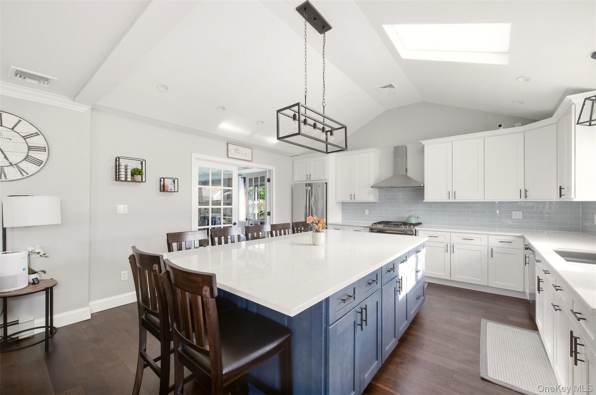 188 S Strong Avenue – For Sale photo 8