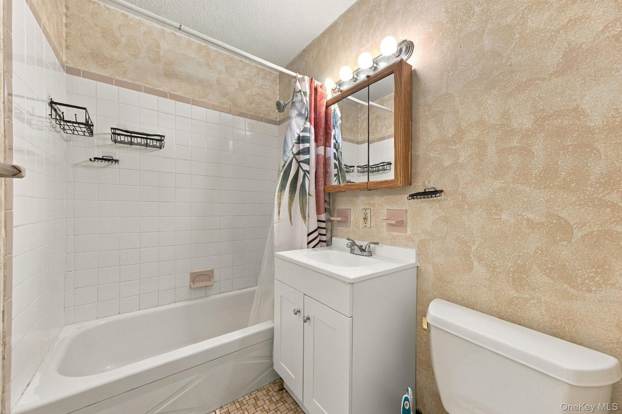 2301 Barclay Manor, Unit 23A photo 10