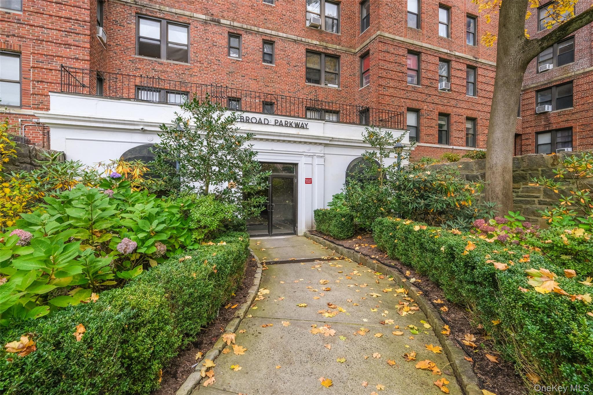 1 Broad Parkway, Unit 4L