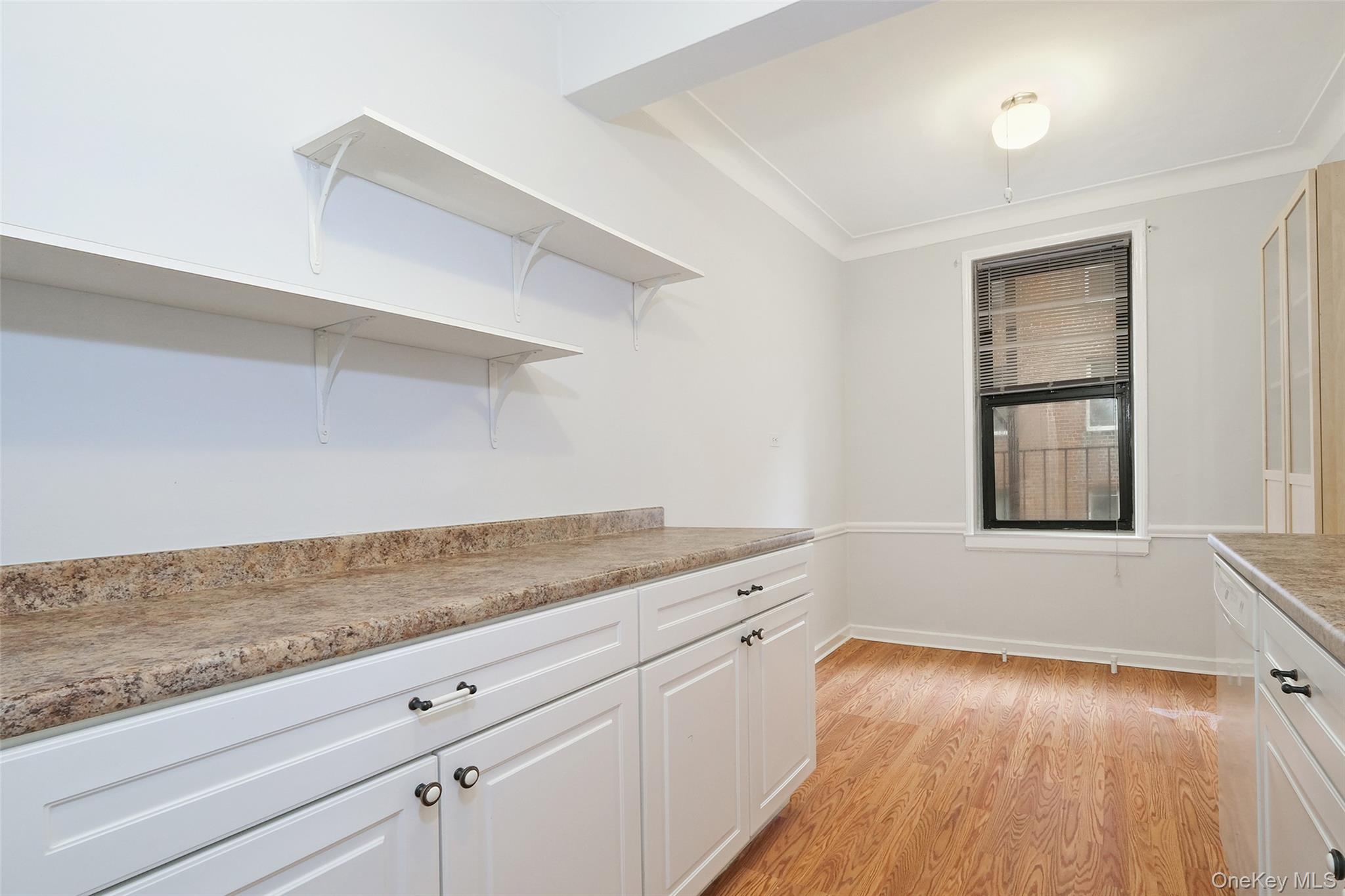1 Broad Parkway, Unit 4L photo 12