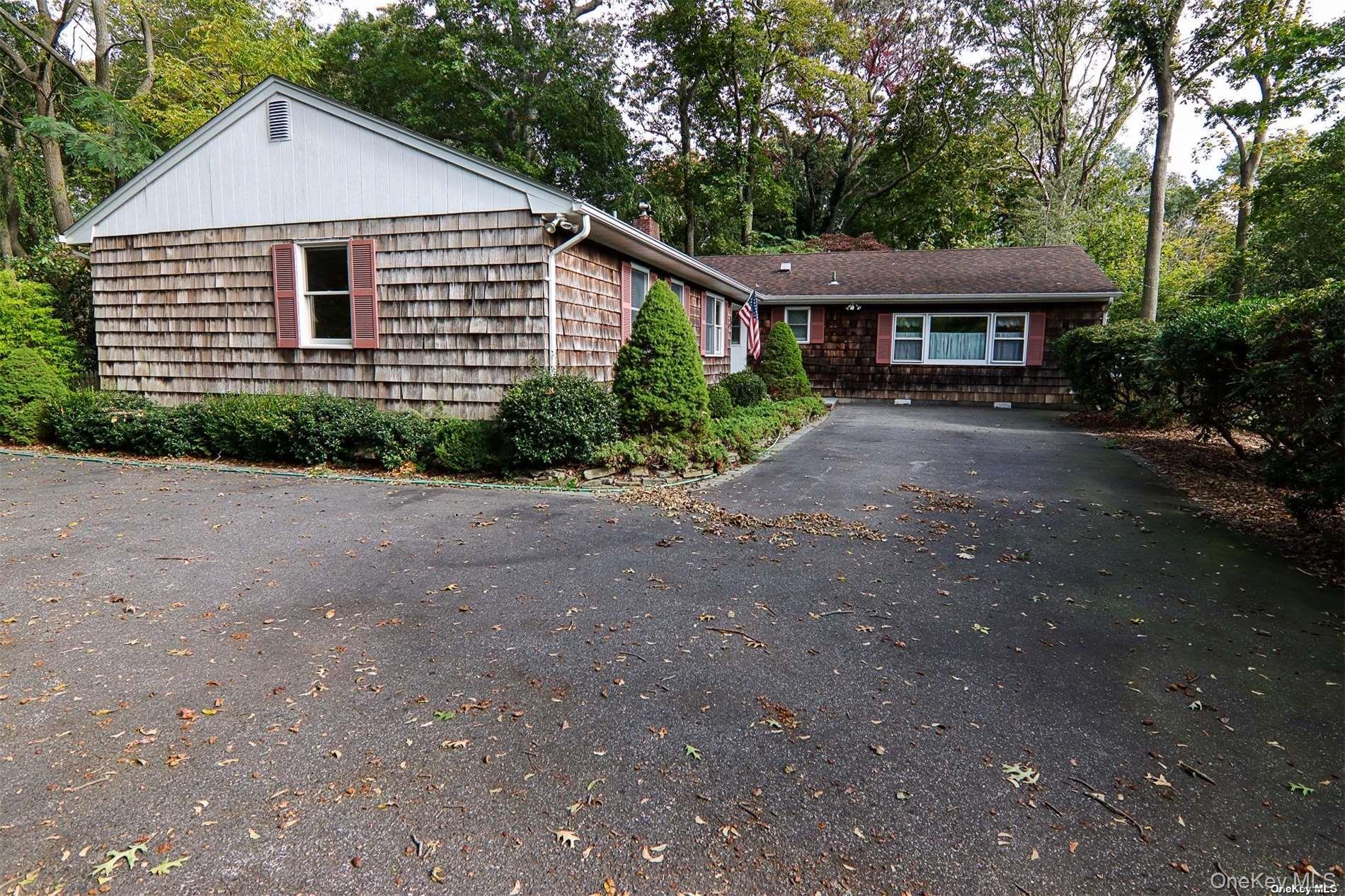 101 N Country Road – For Sale photo 30