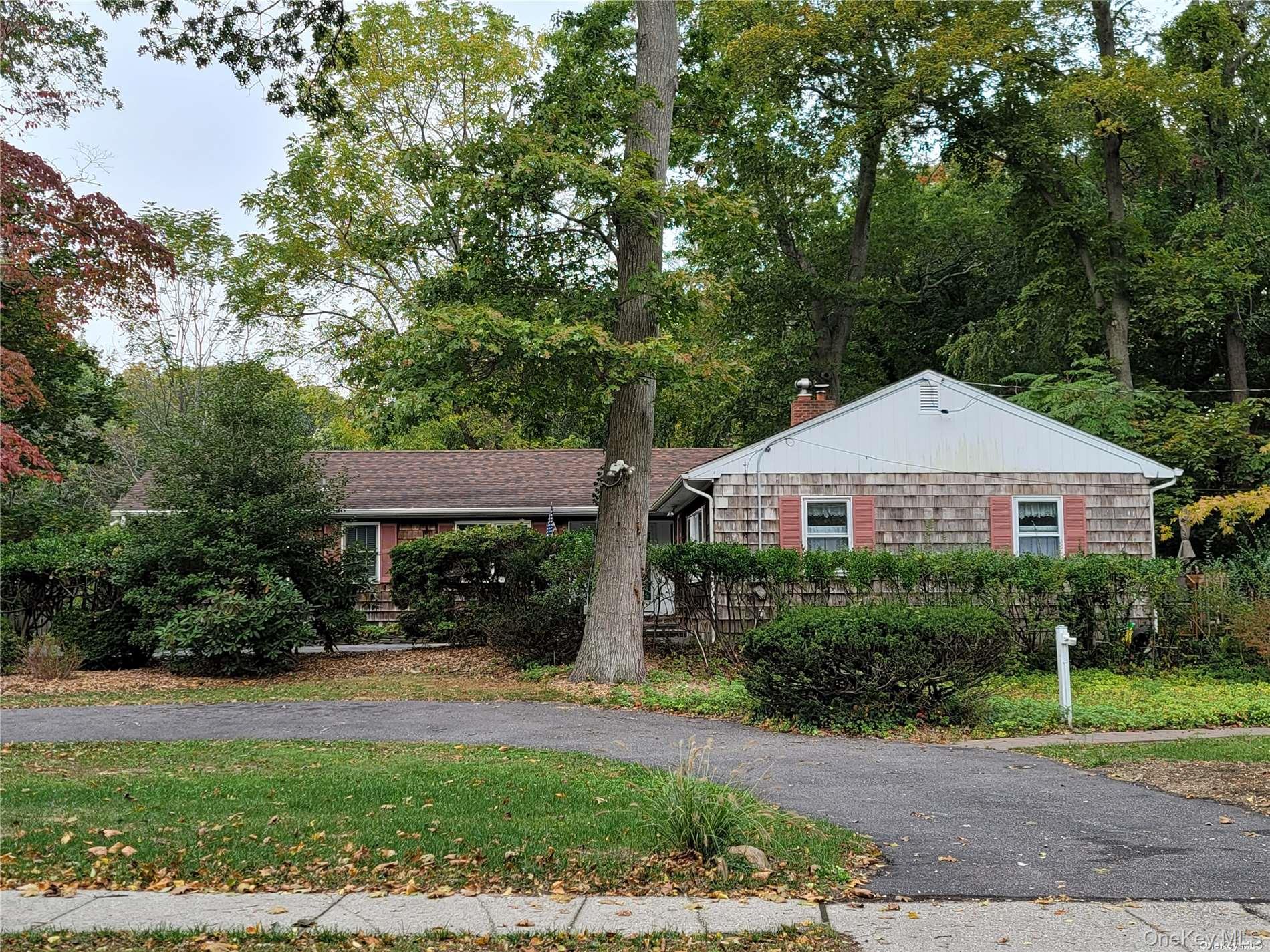 101 N Country Road – For Sale photo 2