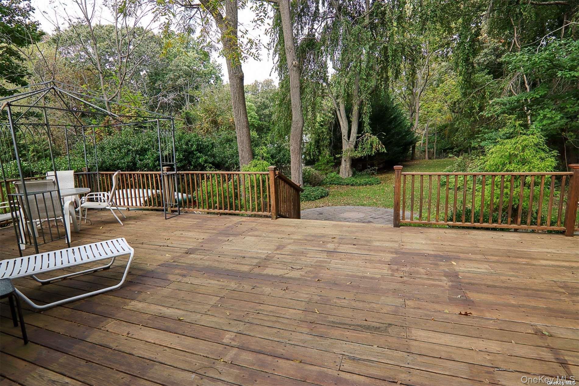 101 N Country Road – For Sale photo 27