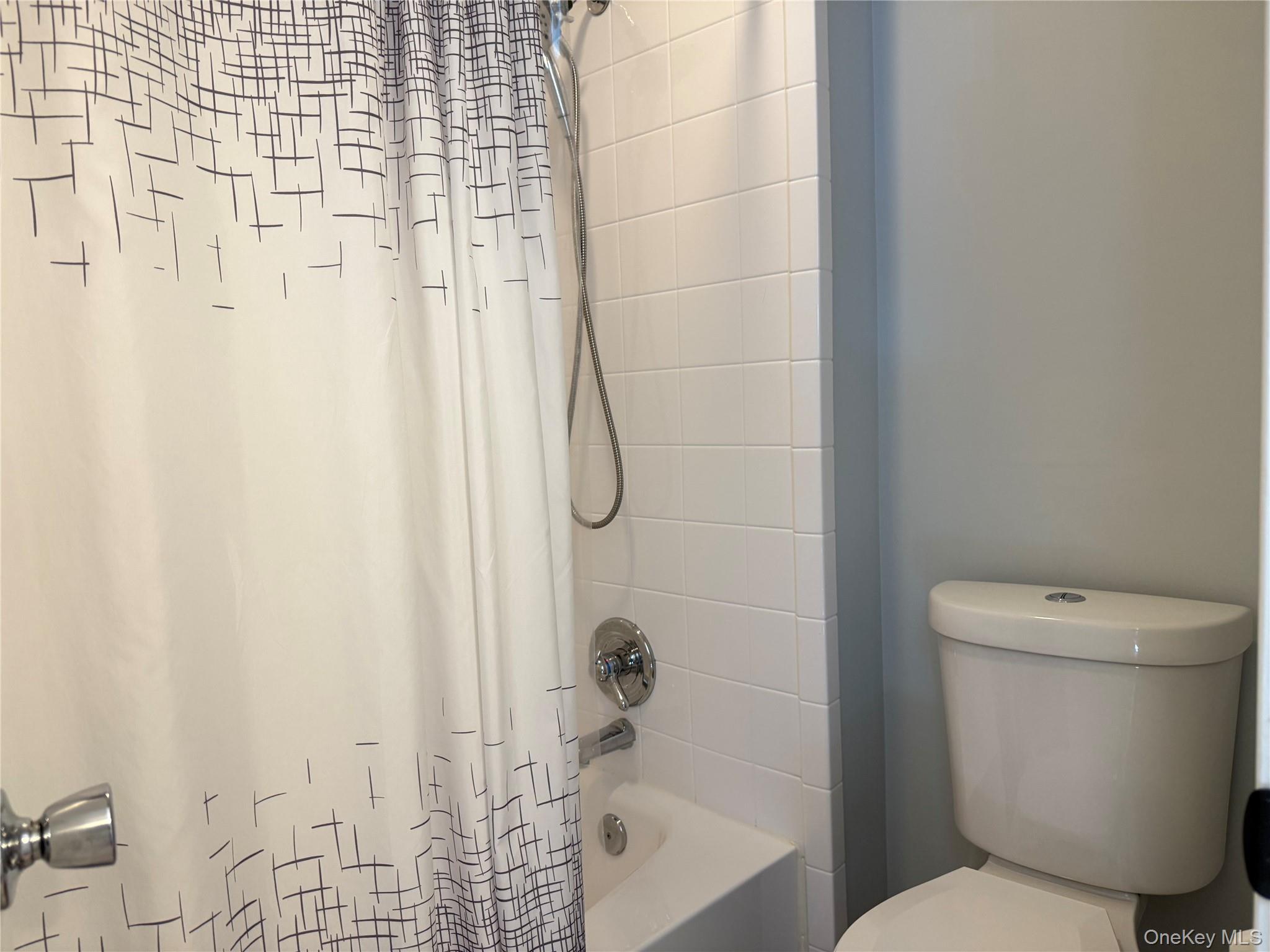 274 Hooker Avenue, Unit B3 photo 14