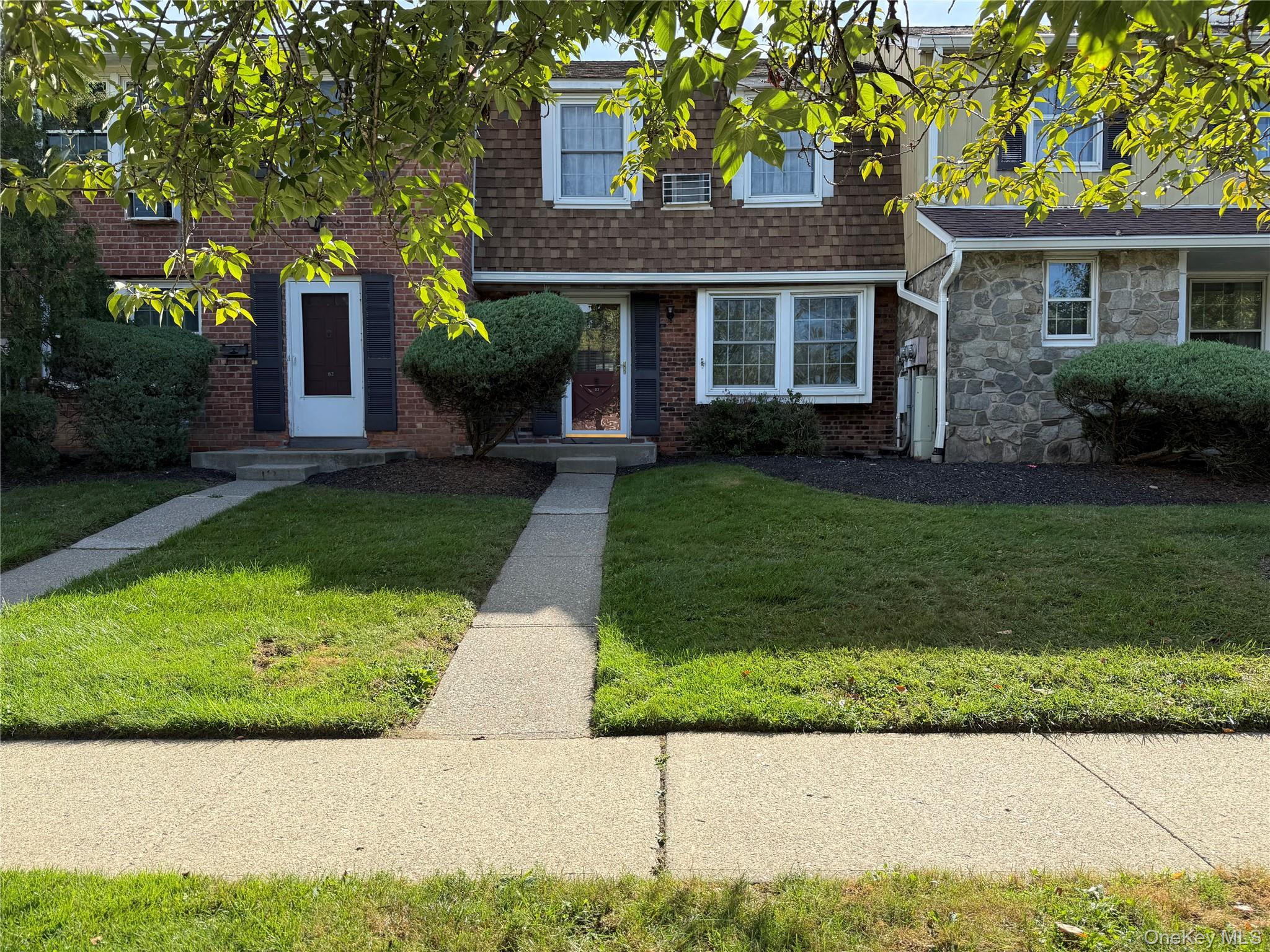 274 Hooker Avenue, Unit B3 photo 2