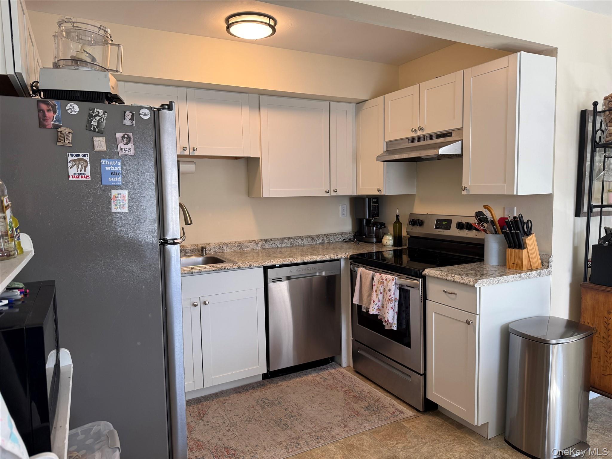 274 Hooker Avenue, Unit B3 photo 20