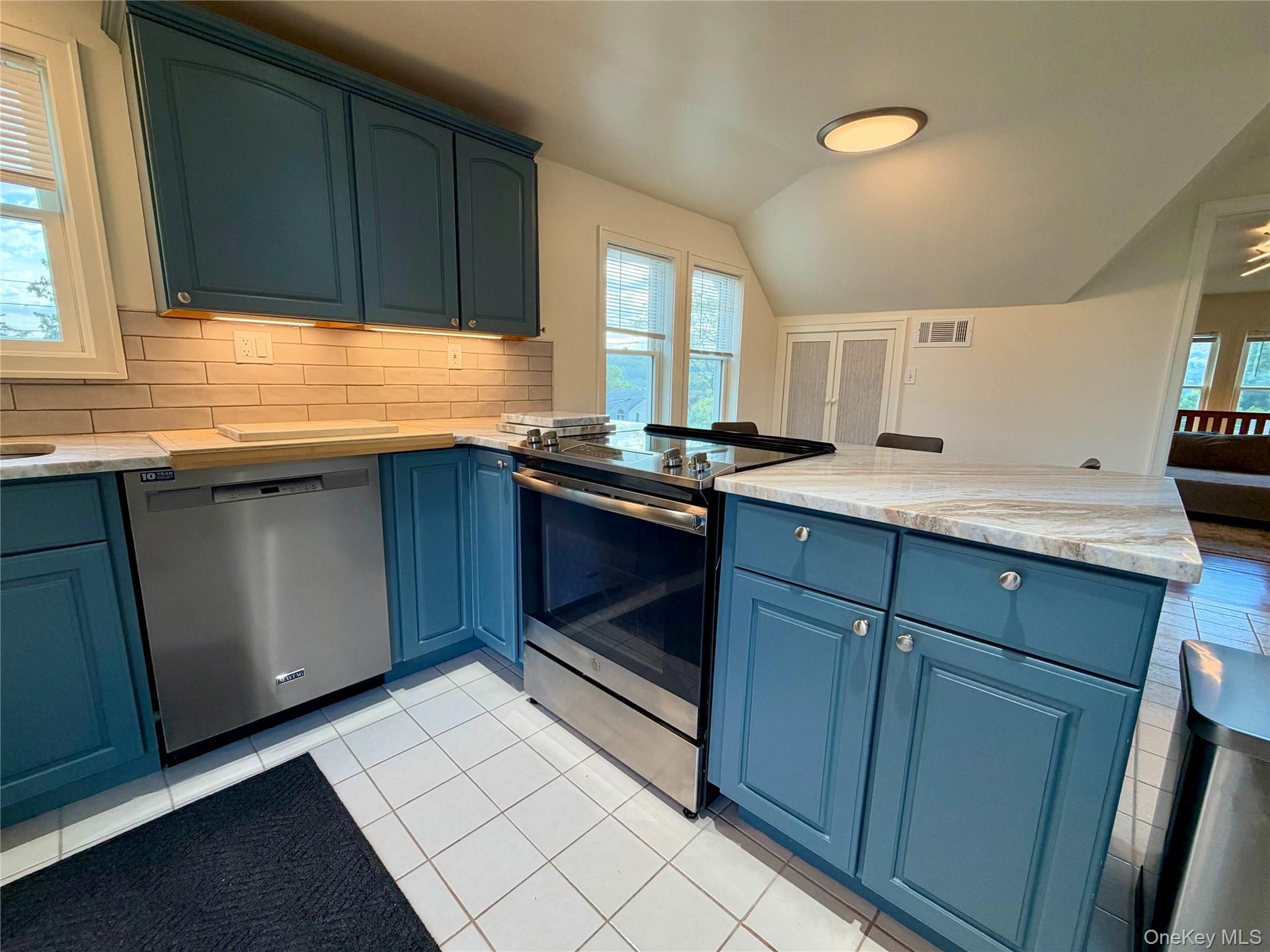 9 Lafayette Street, Unit 2 photo 3