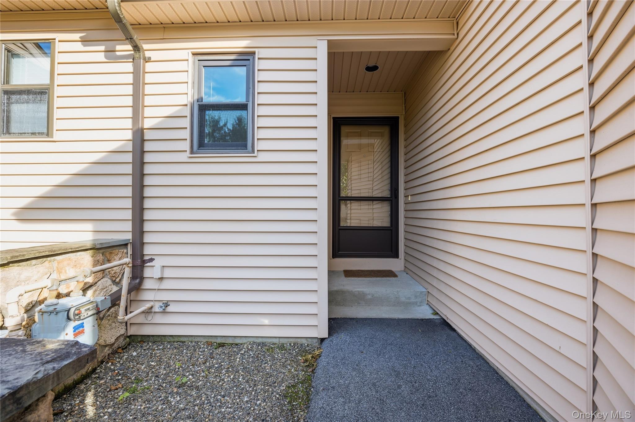 37 Hudson Watch Drive – For Sale photo 2