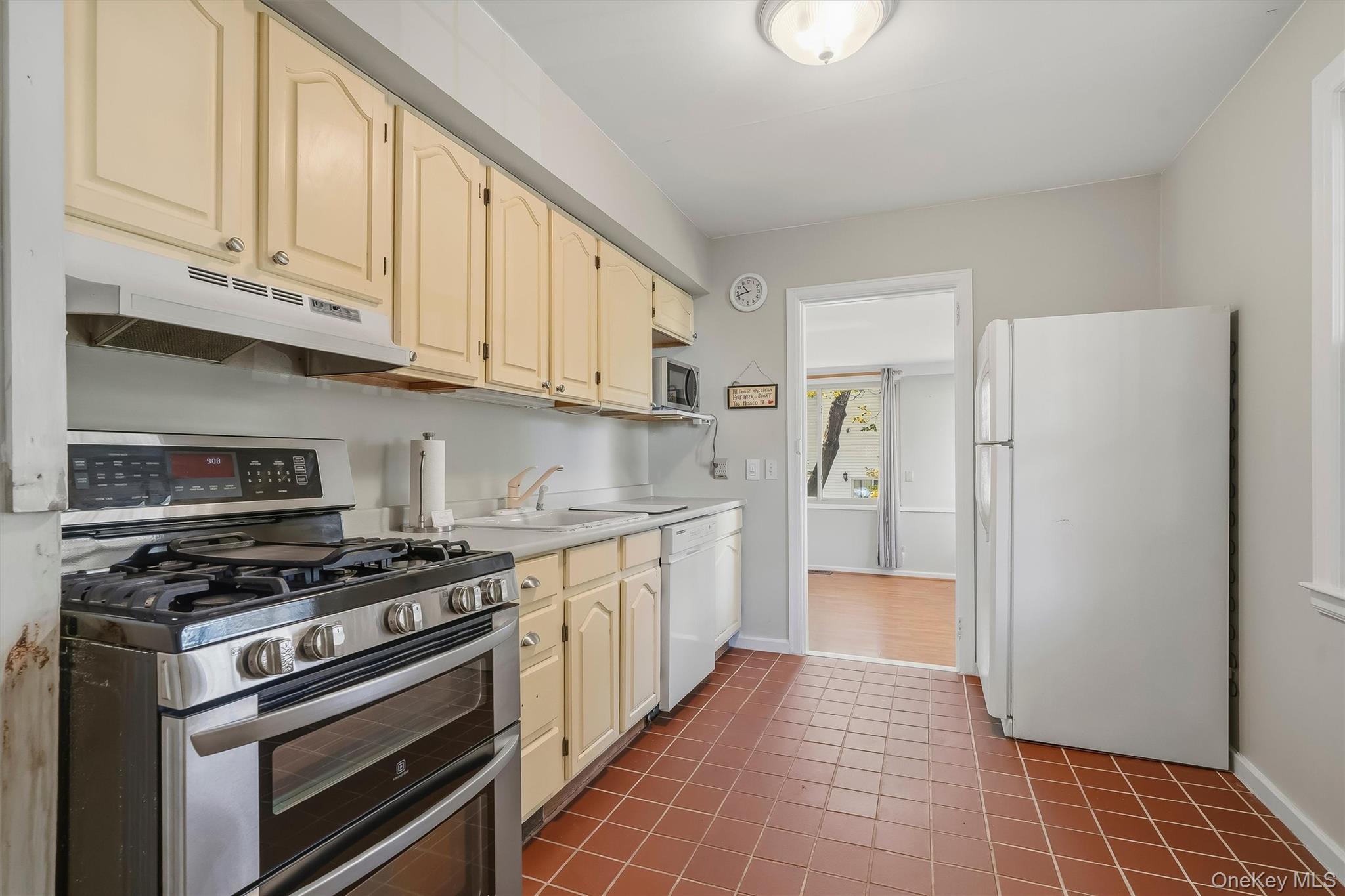 514 Round Lake Park Road – For Sale photo 7