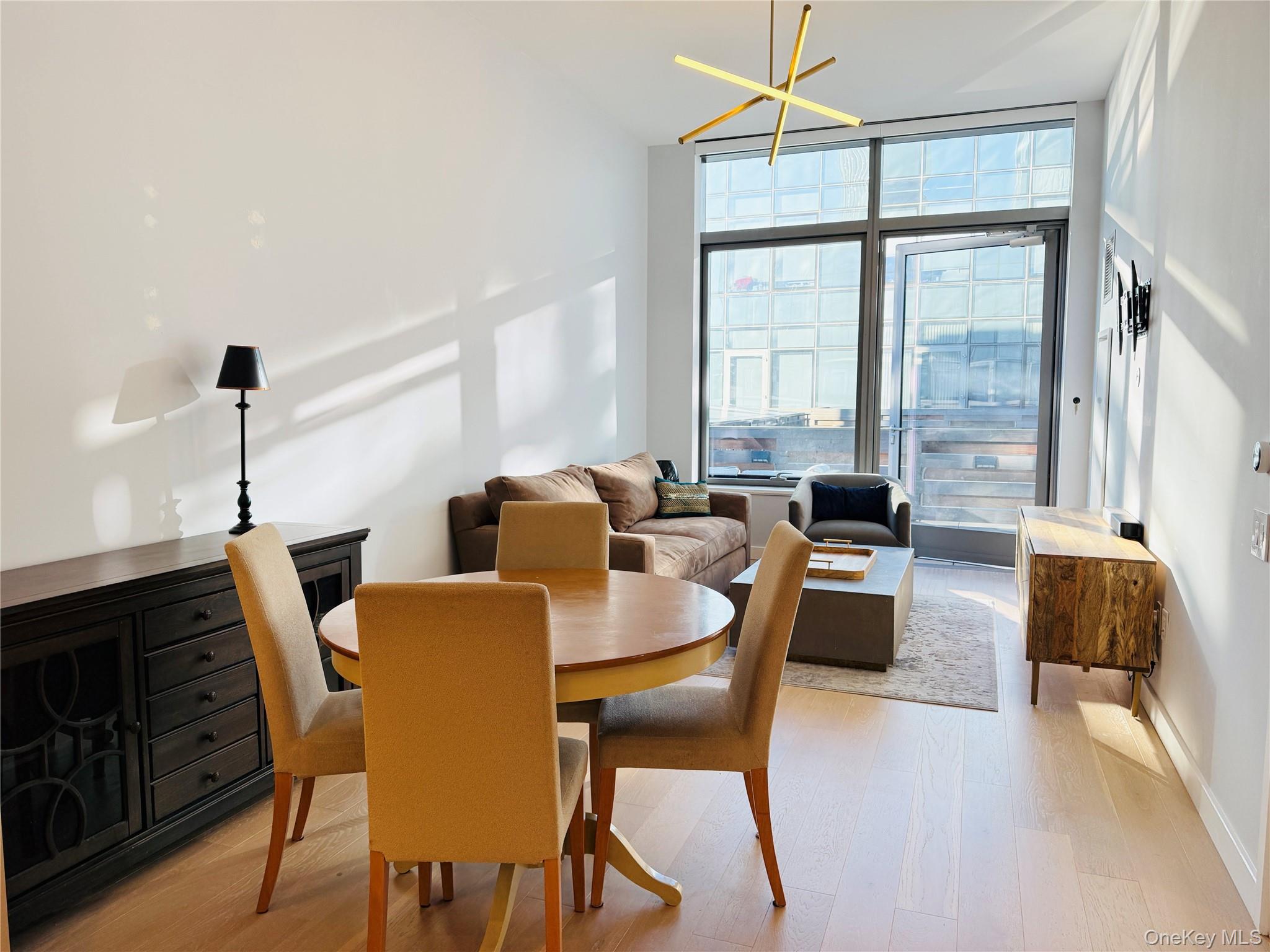 3 Court Square, Unit 533 photo 3
