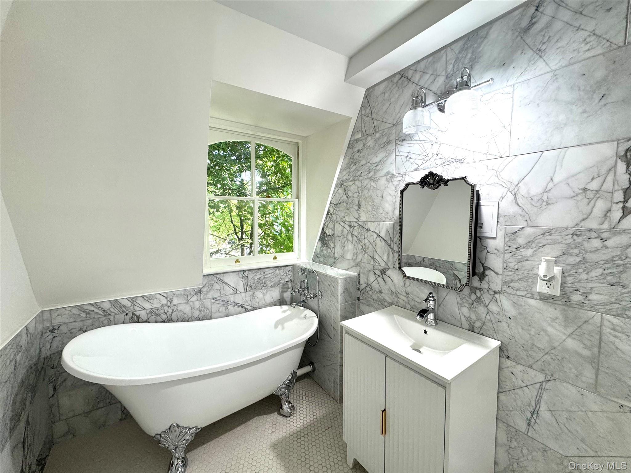 176 South Street, Unit 3 photo 3