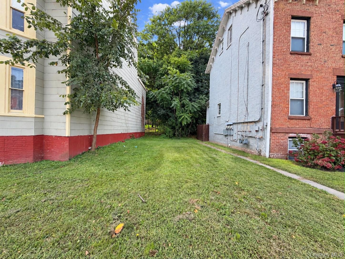289 Grand Street – For Sale photo 4
