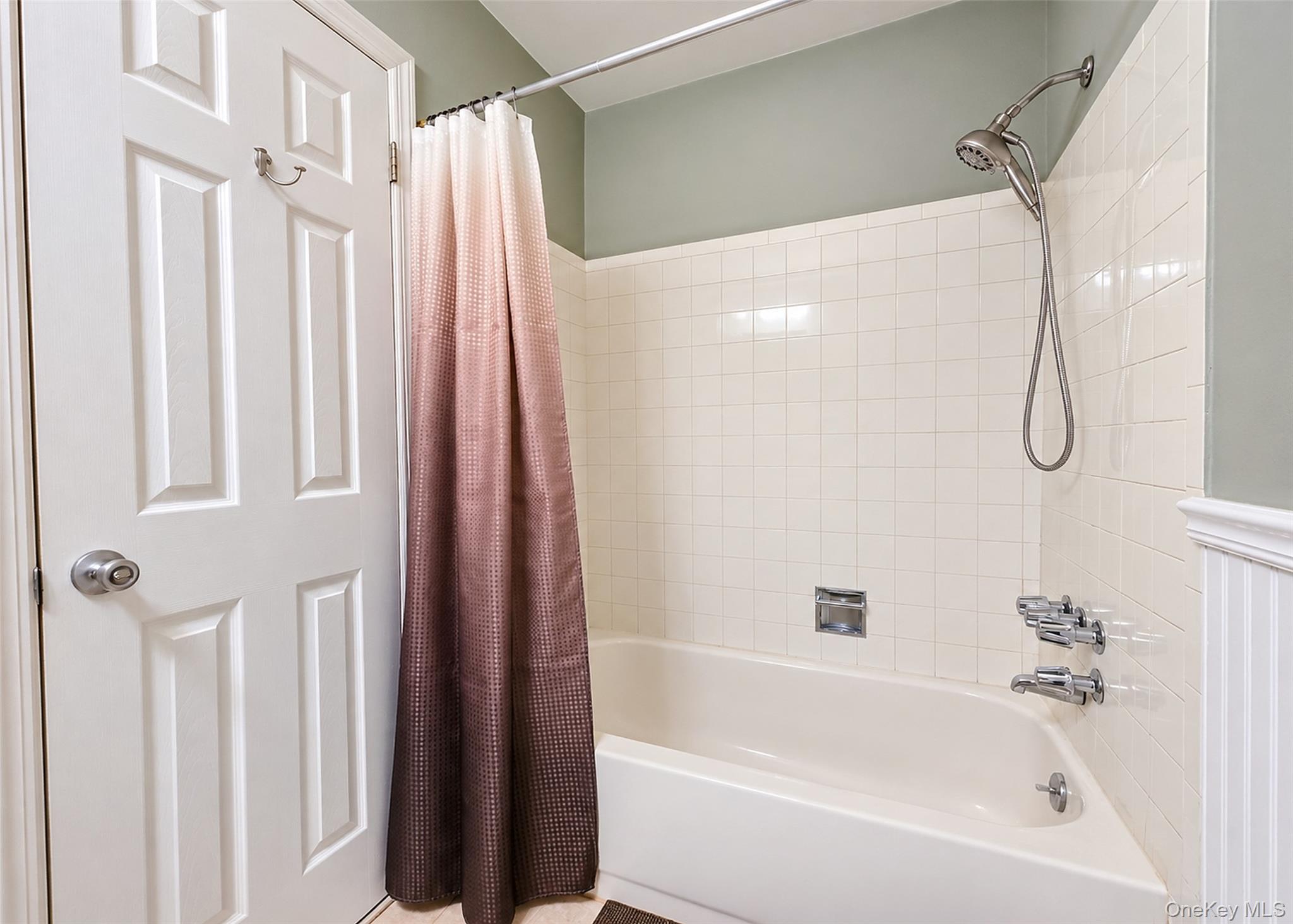 810 Woodland Court – For Sale photo 24
