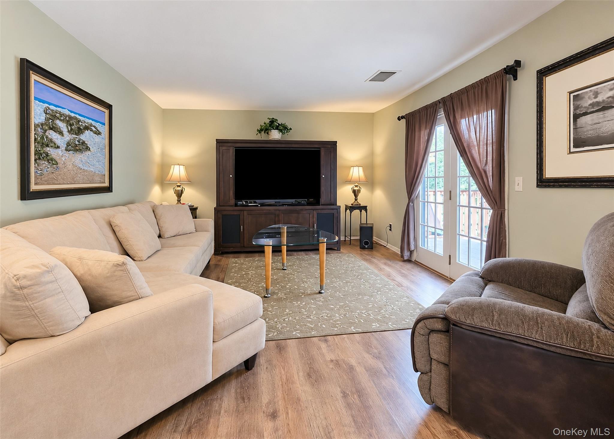 810 Woodland Court – For Sale photo 4