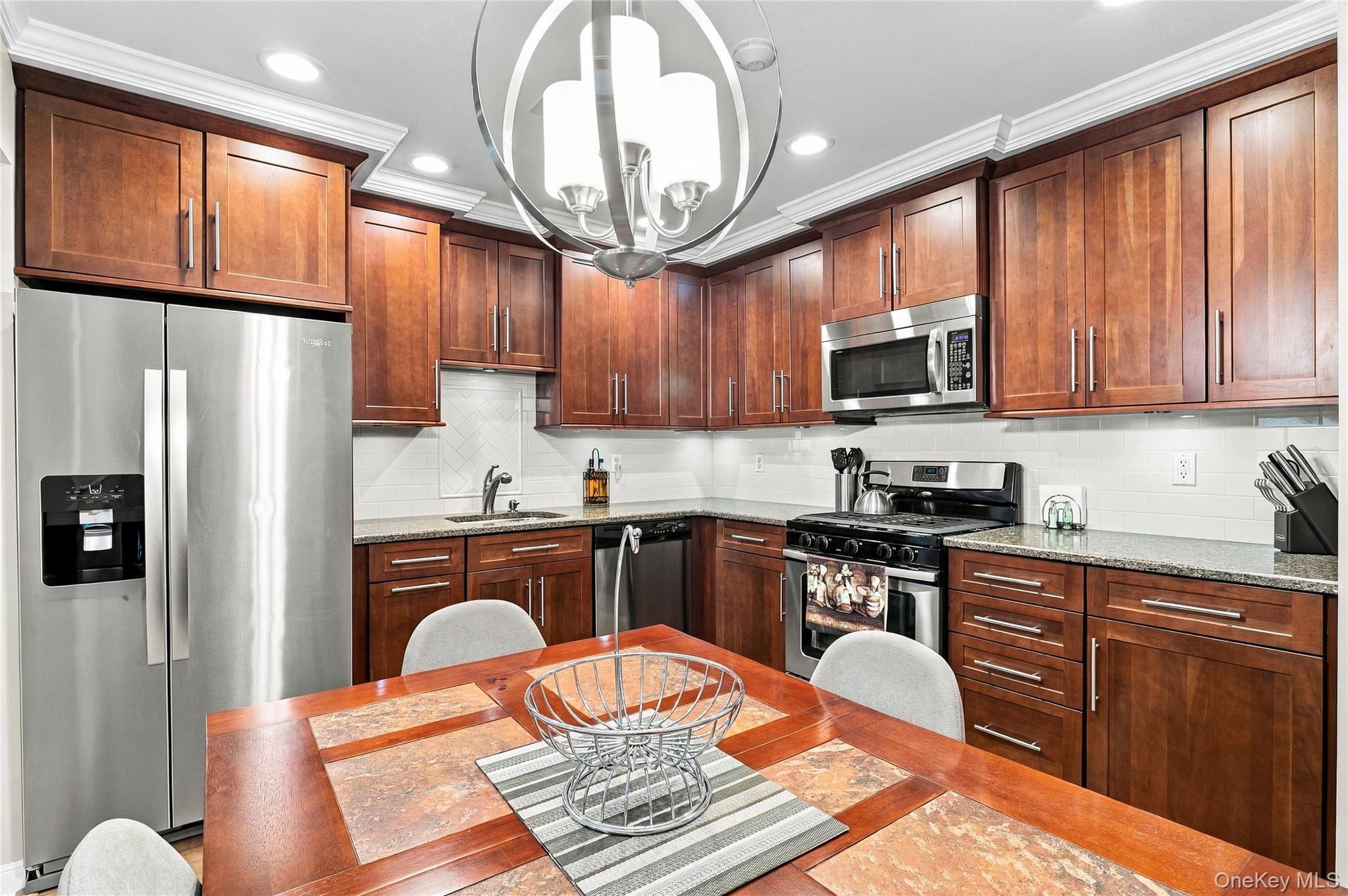 170 Thomas Lane – For Sale photo 13