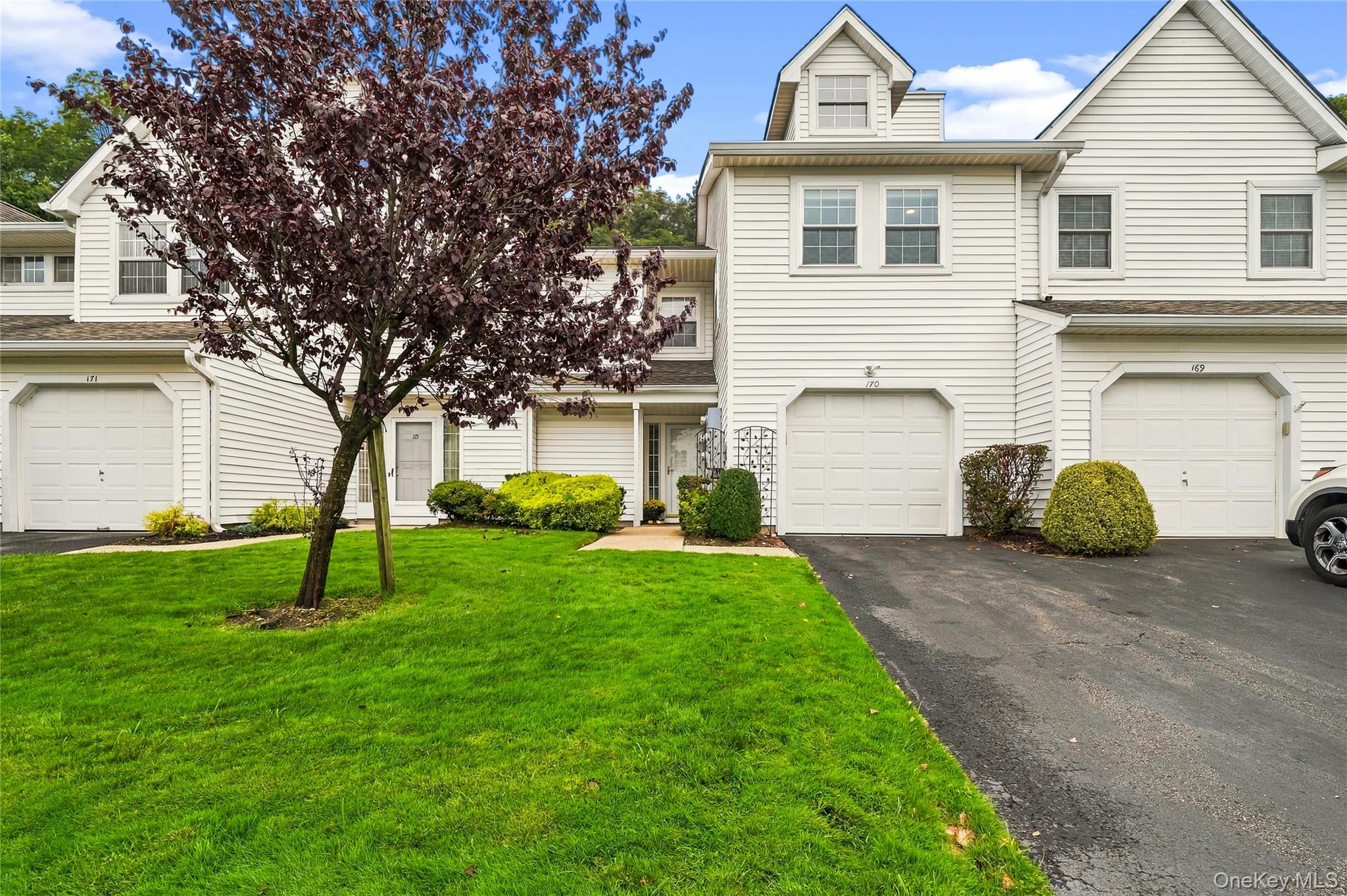 170 Thomas Lane – For Sale photo 2