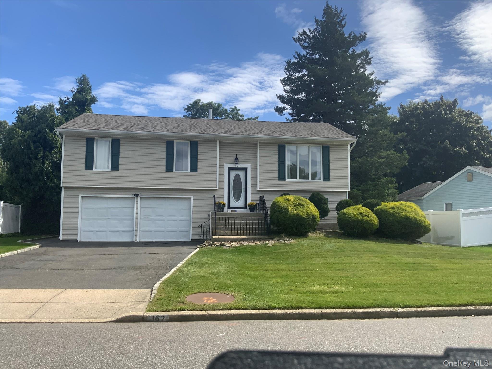 167 Glenmere Way – For Sale