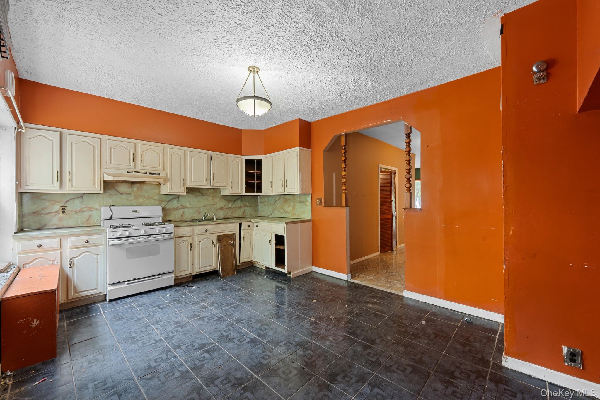 1593 E 48th Street – For Sale photo 5