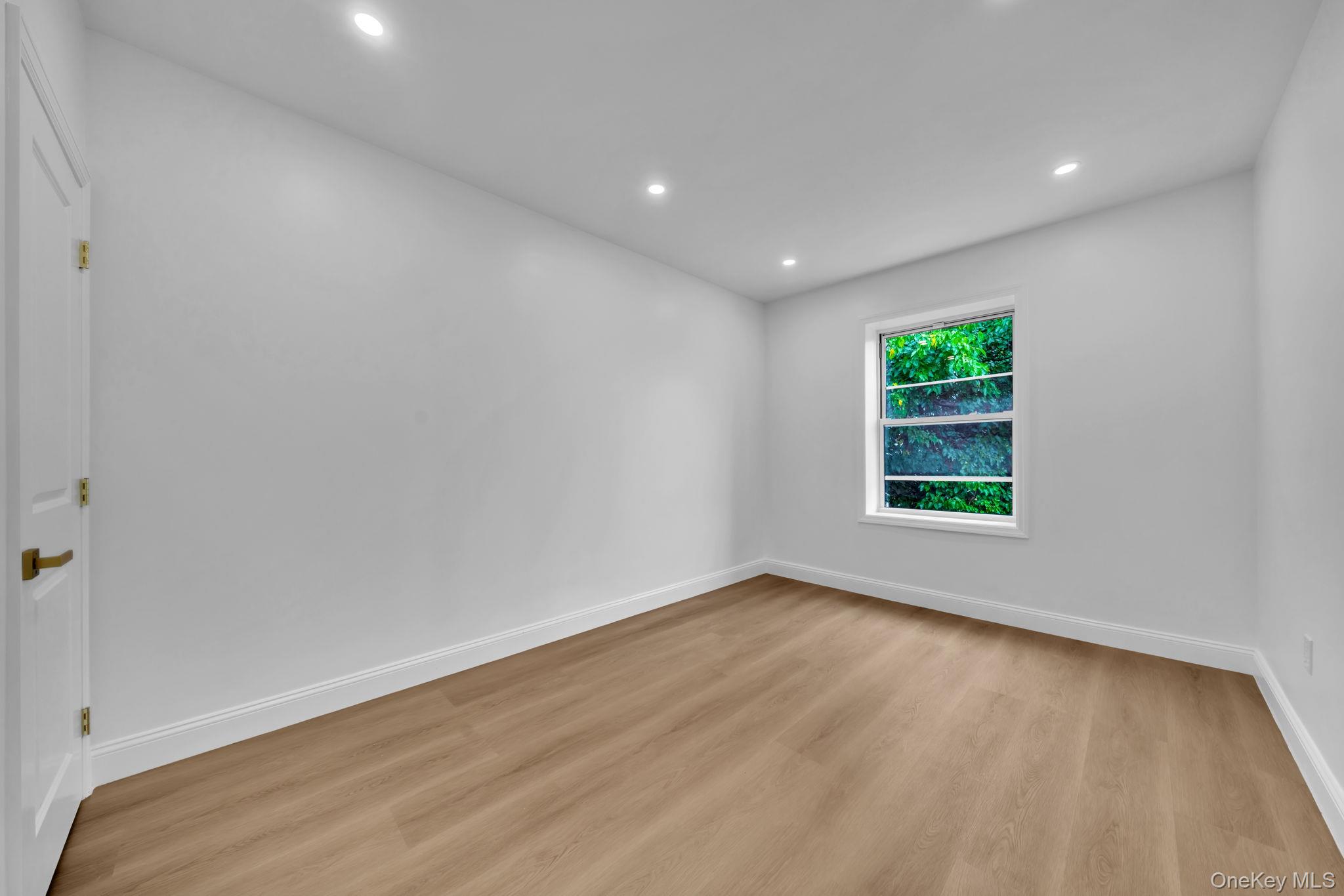 3720 Dyre Avenue – For Sale photo 26