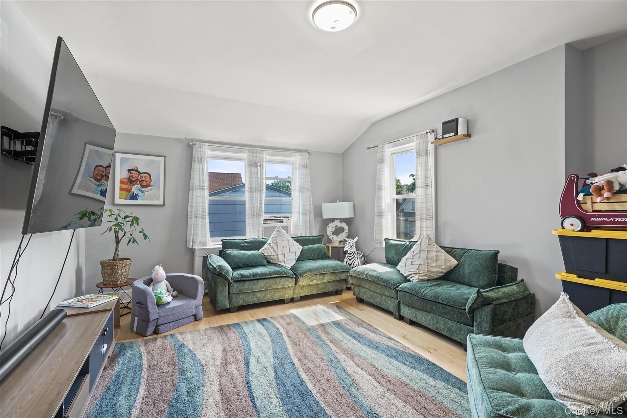 321 Olivia Street, Unit 2 photo 8