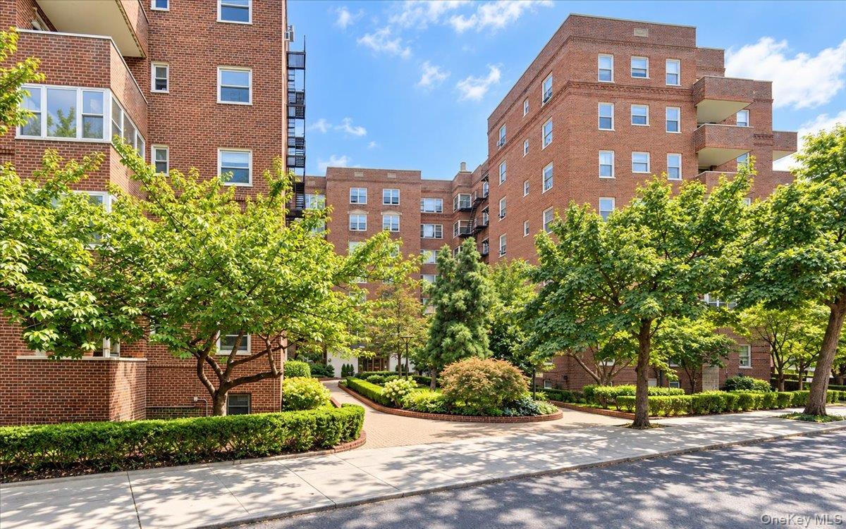 68-61 Yellowstone Boulevard, Unit 412