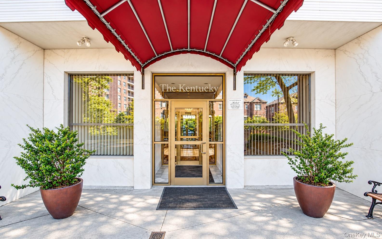 71-11 Yellowstone Boulevard, Unit 4M photo 2