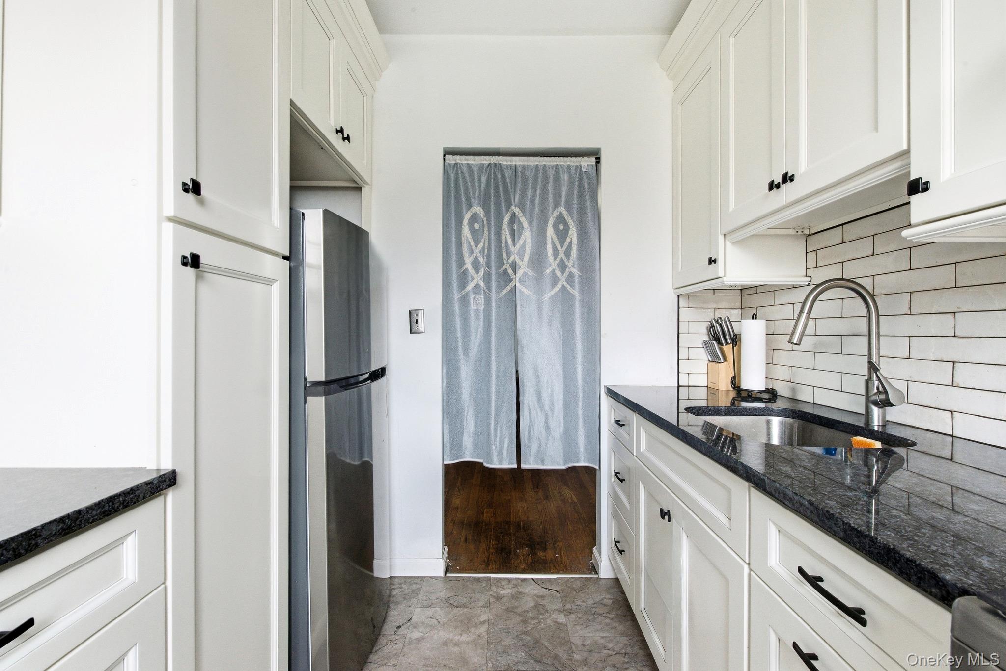71-11 Yellowstone Boulevard, Unit 4M photo 10