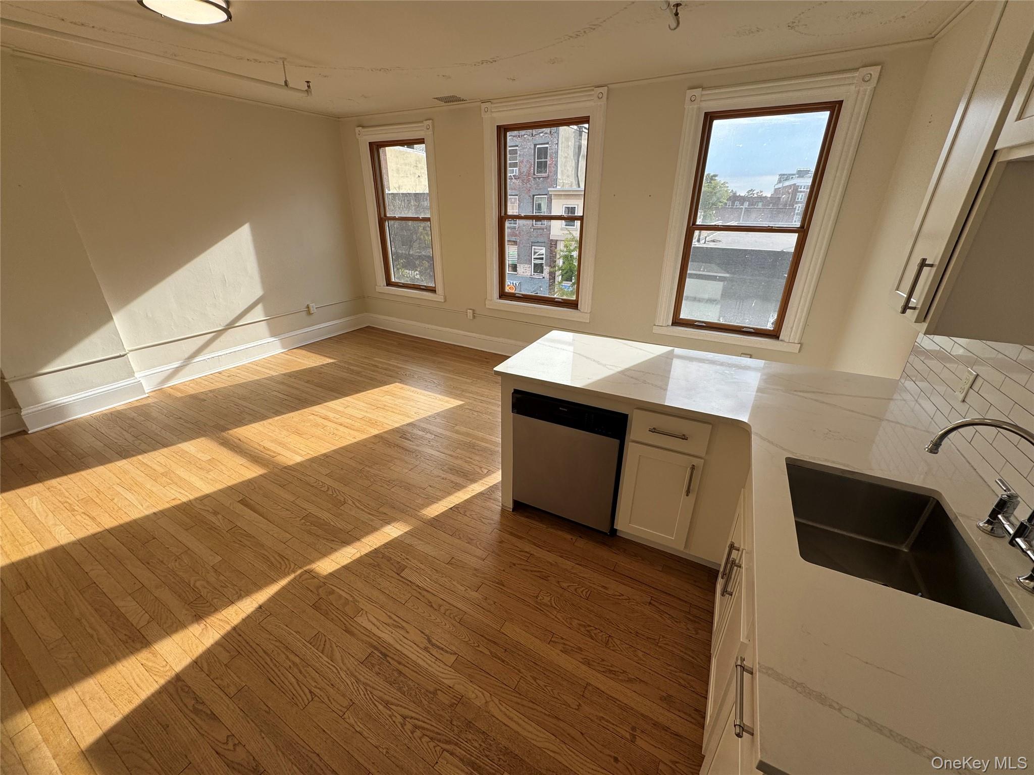 317 Main Street, Unit 301 photo 16