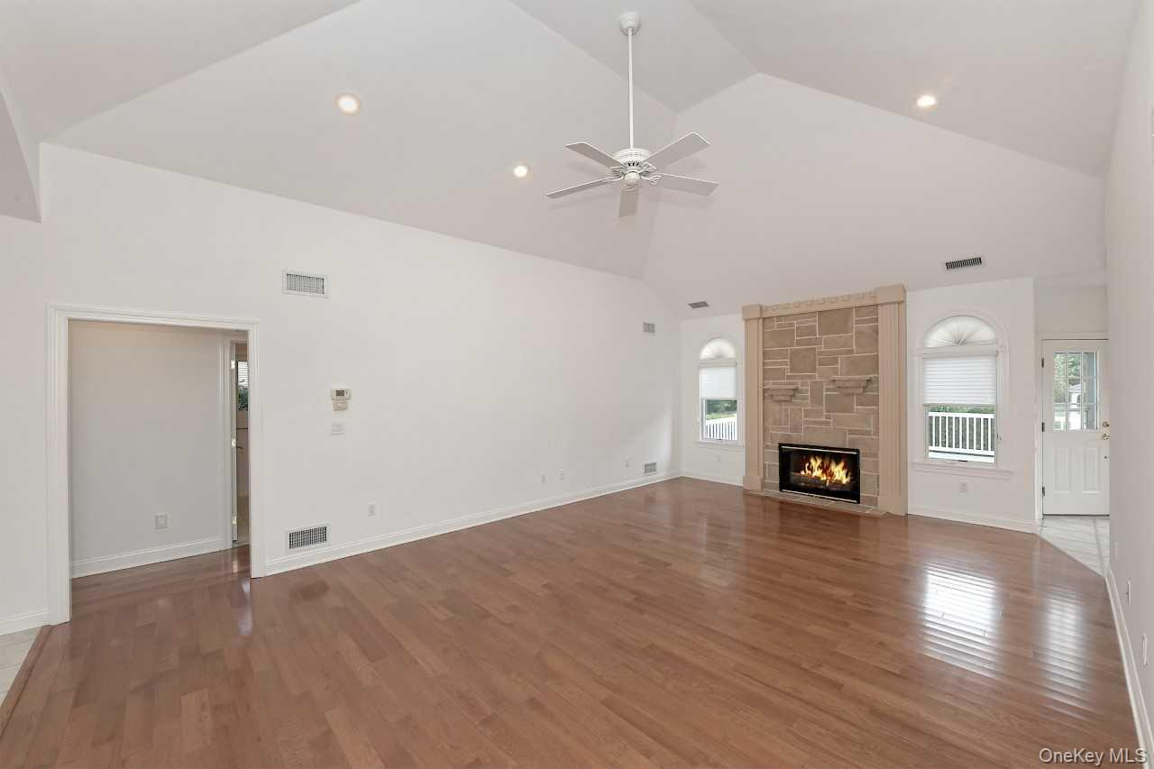 299 Pine Acre Boulevard – For Sale photo 10