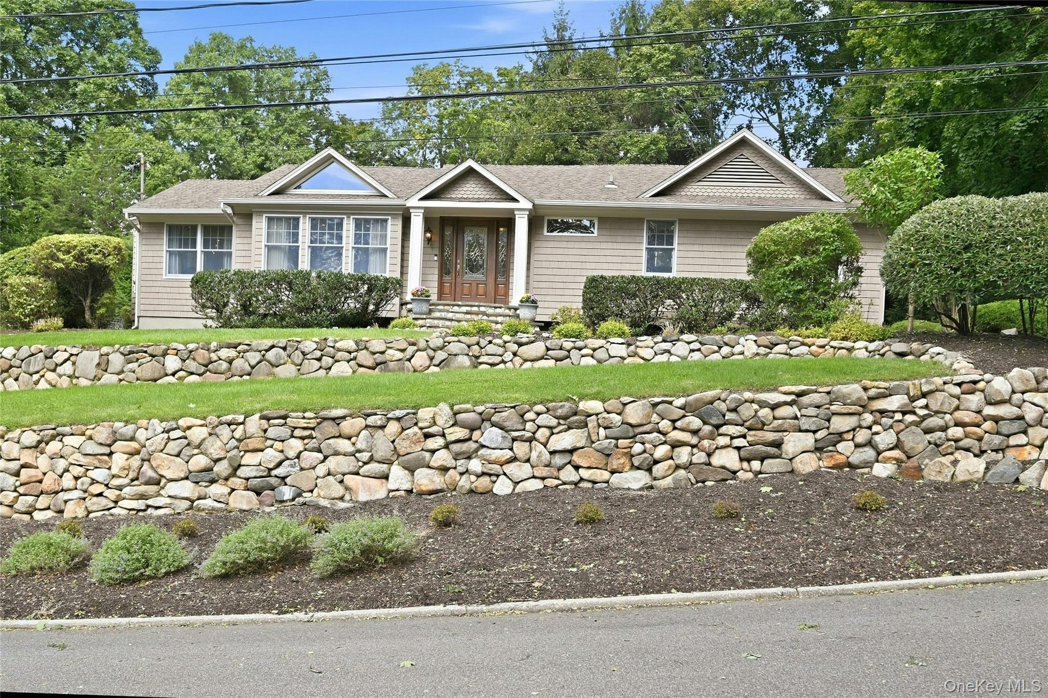 5 Hillsview Road – For Sale