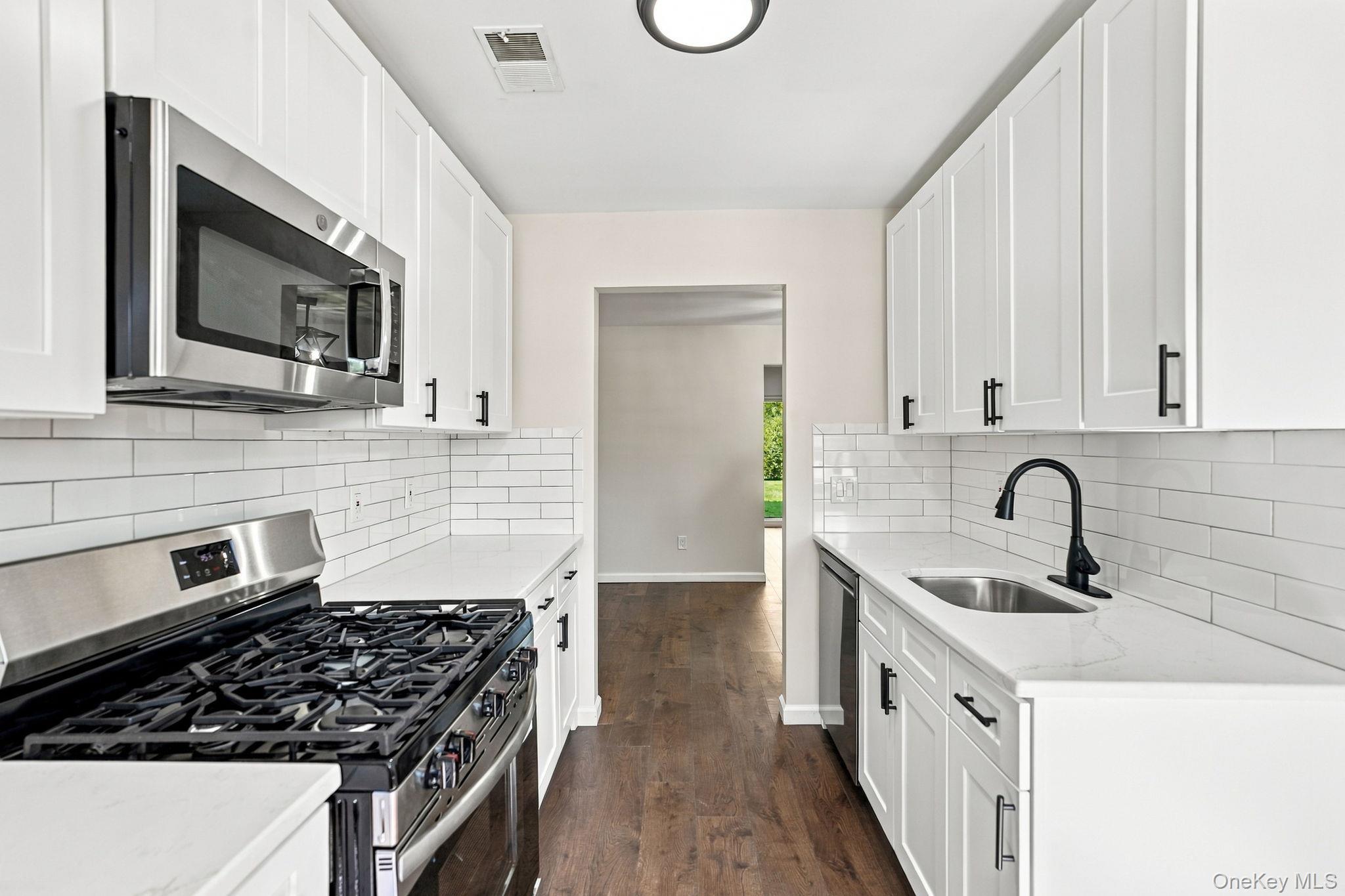 276 Temple Hill Road, Unit 1305 photo 6