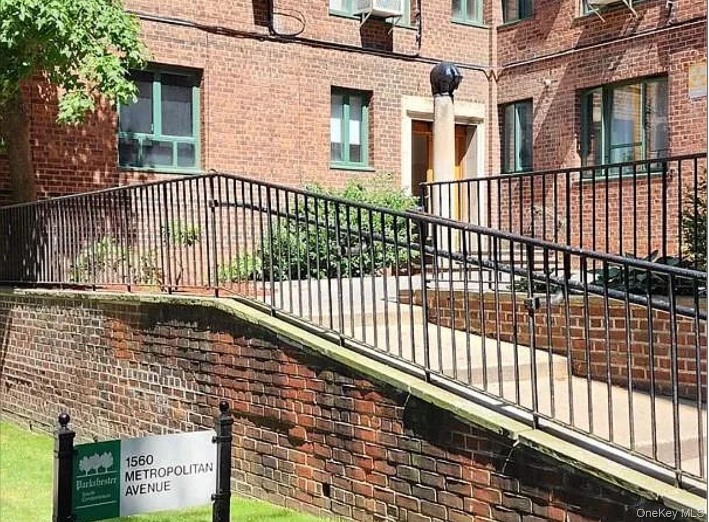 1560 Metropolitan Avenue, Unit 7B