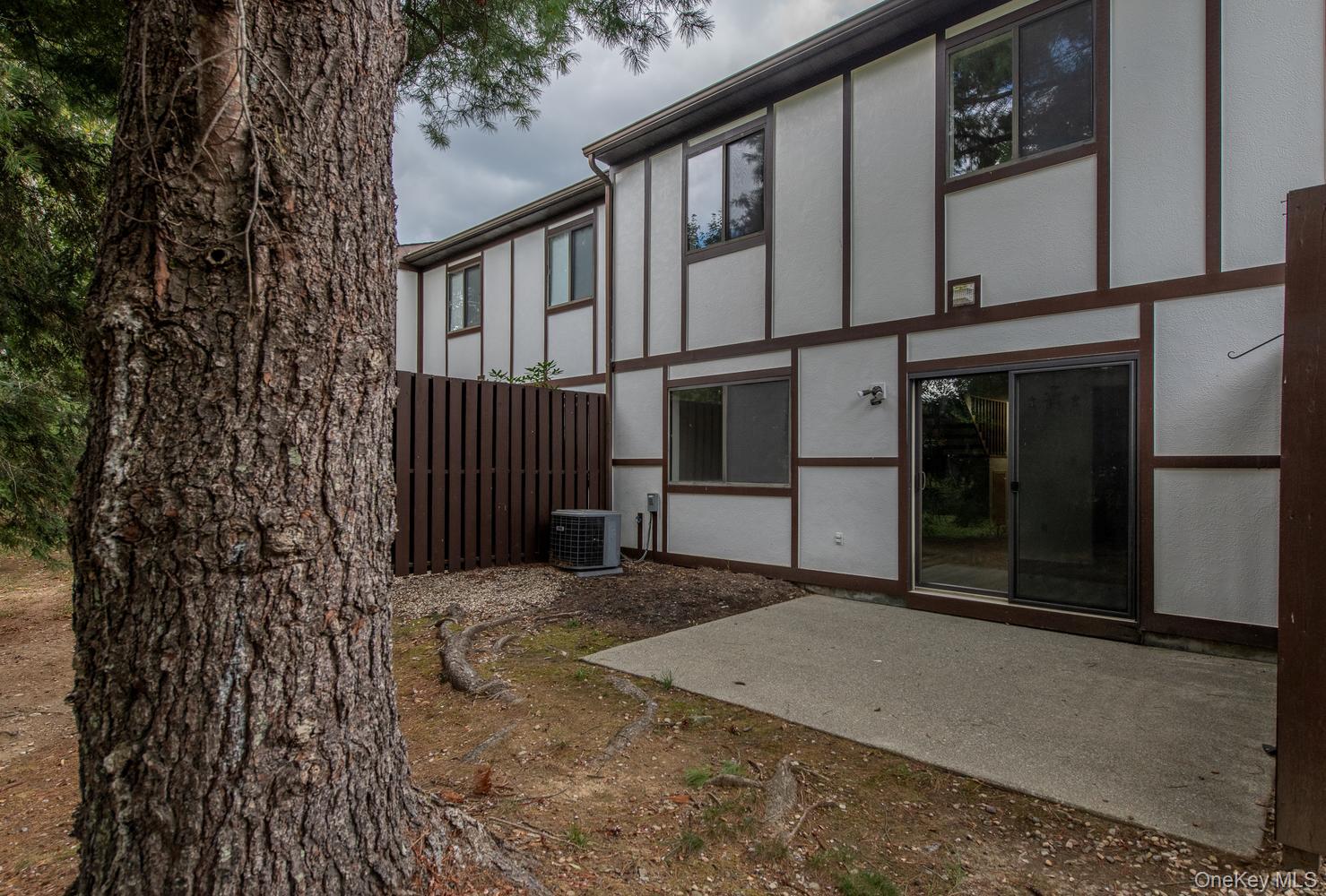 7 Topaz Run – For Sale photo 27