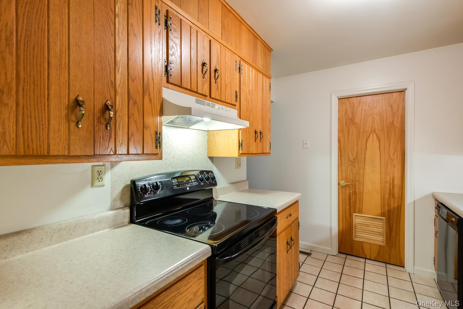 7 Topaz Run – For Sale photo 11