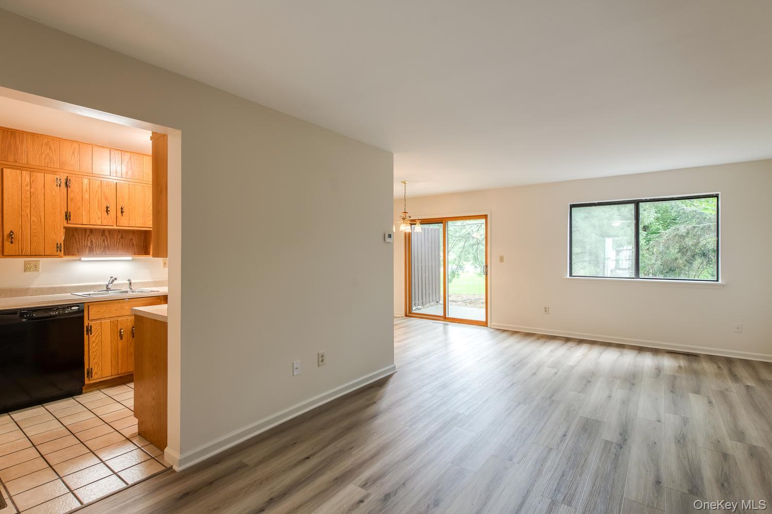7 Topaz Run – For Sale photo 7