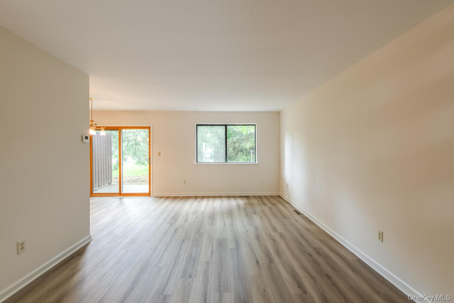 7 Topaz Run – For Sale photo 5
