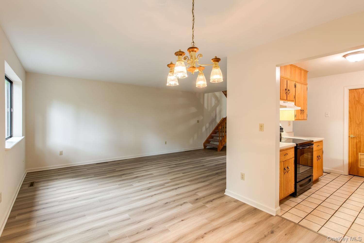 7 Topaz Run – For Sale photo 9