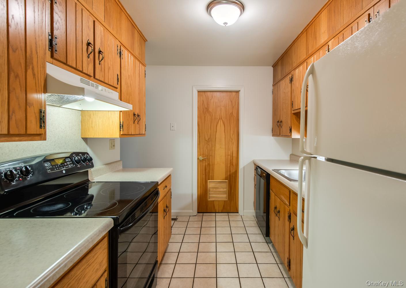 7 Topaz Run – For Sale photo 10