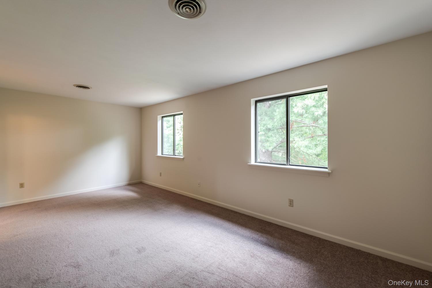 7 Topaz Run – For Sale photo 17