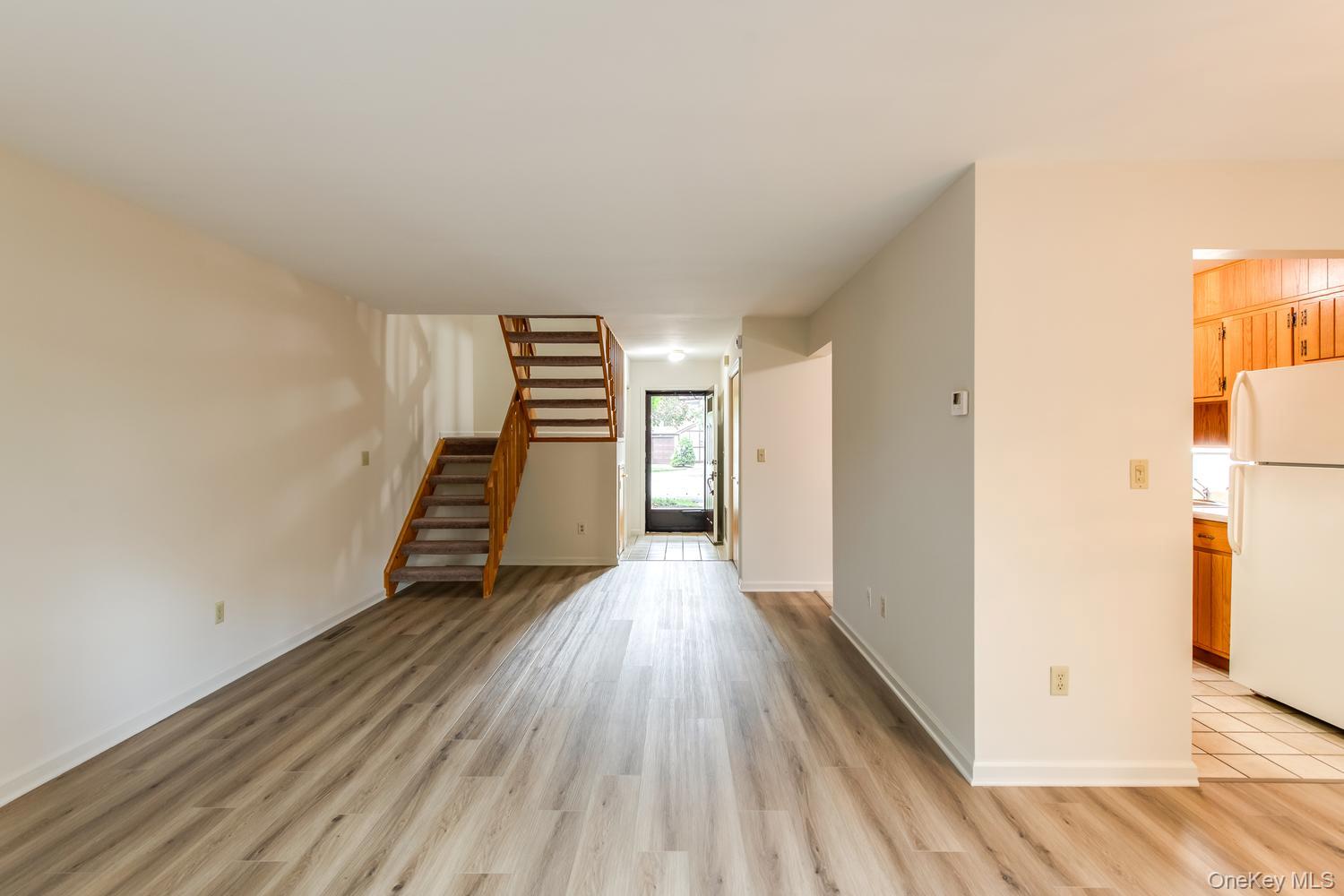 7 Topaz Run – For Sale photo 6
