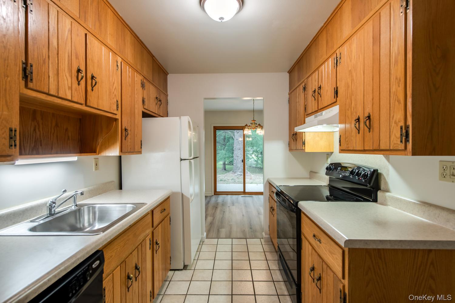 7 Topaz Run – For Sale photo 12