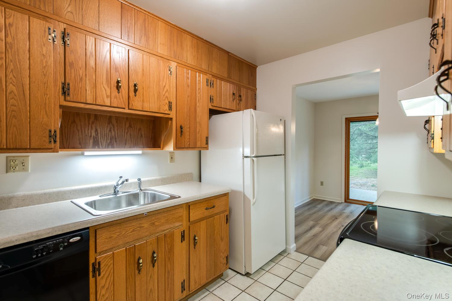 7 Topaz Run – For Sale photo 13