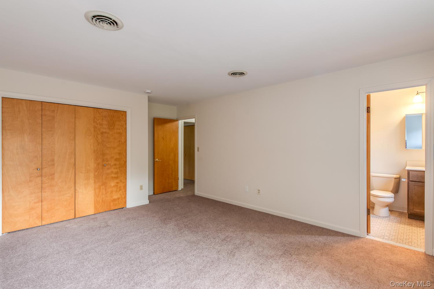 7 Topaz Run – For Sale photo 23