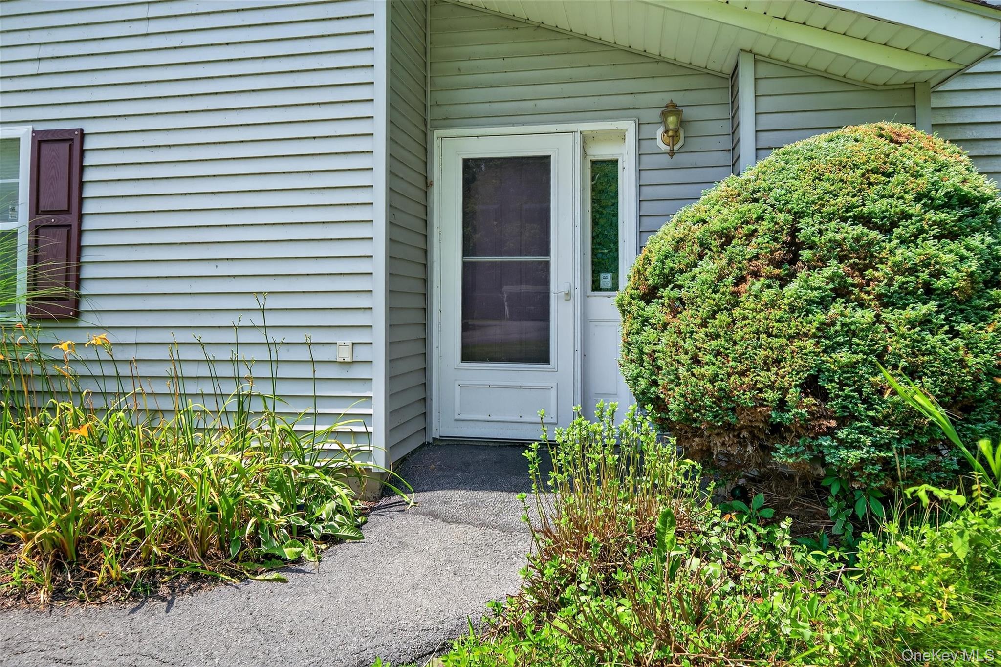 226 Eagleton Drive – For Rent photo 4