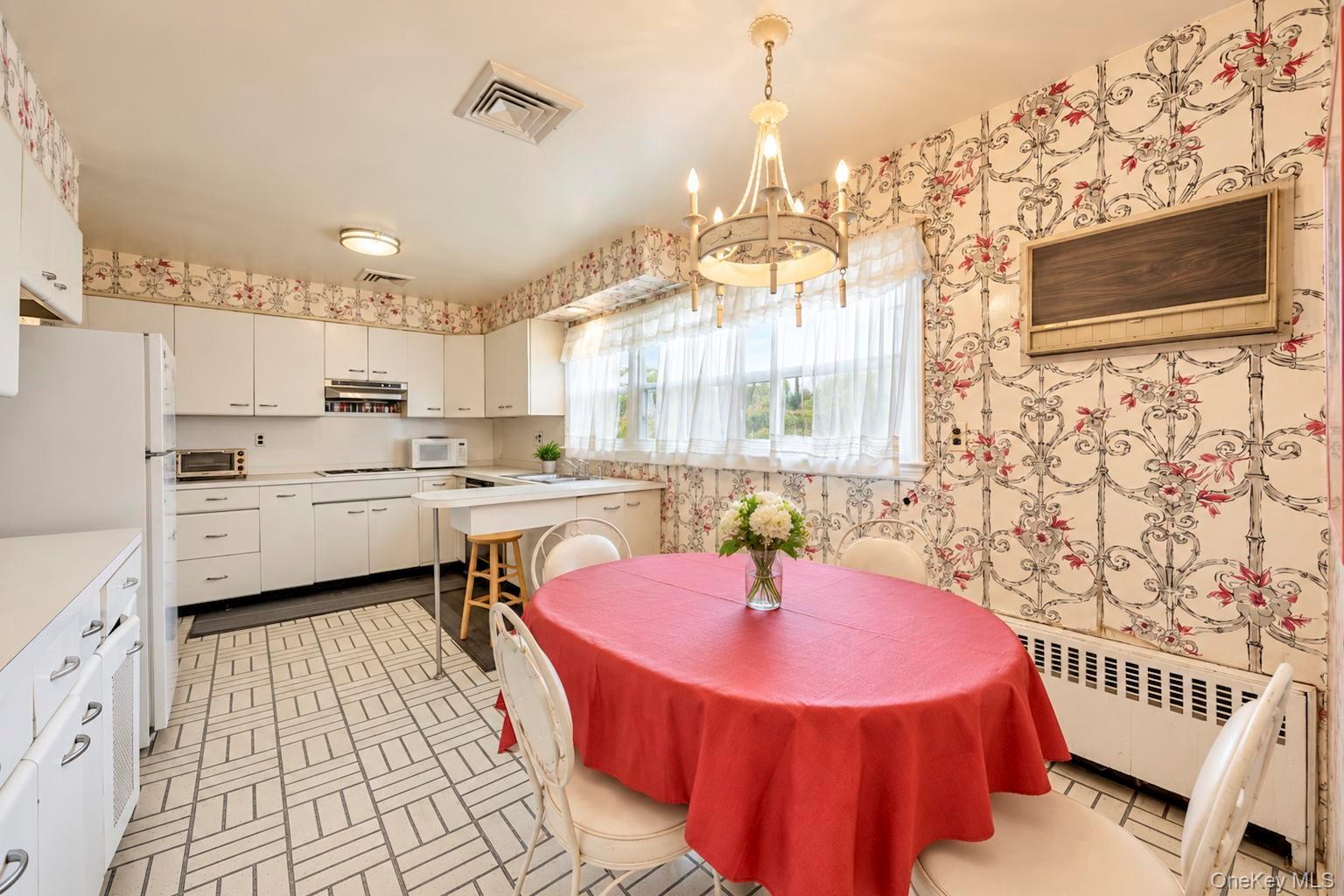 517 E Shore Road – For Sale photo 13