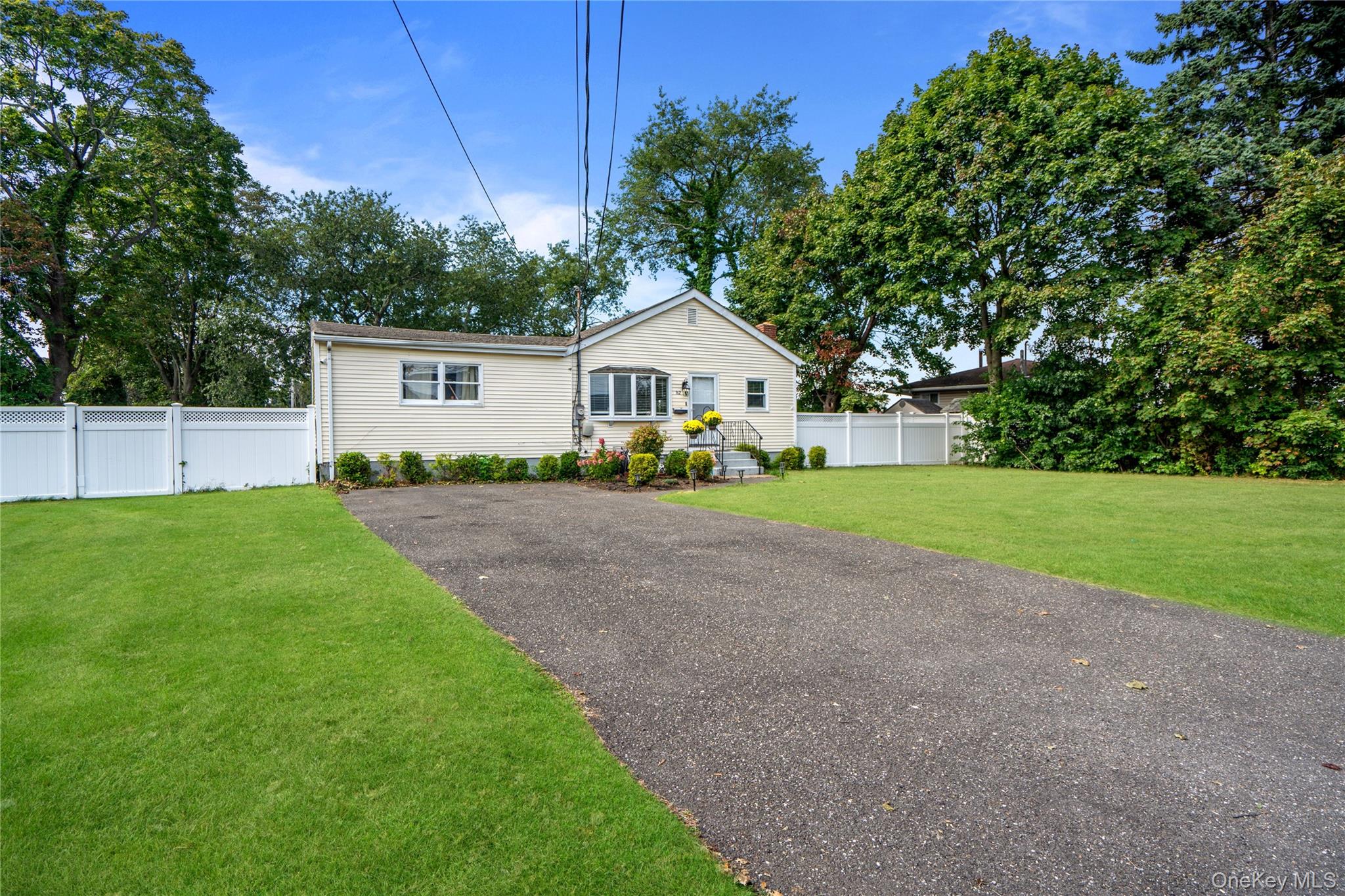 162 Carlls Path – For Sale photo 2