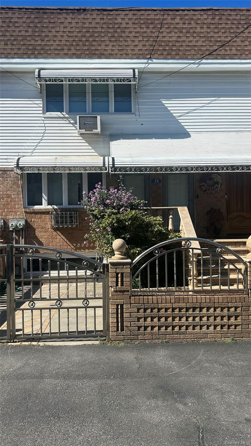 12 McKibbin Court – For Sale